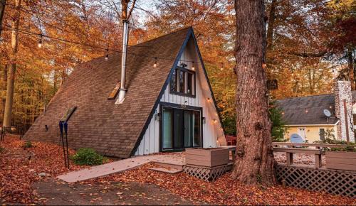 South Haven House | Maple Haven, A-frame cabin, Beach Access