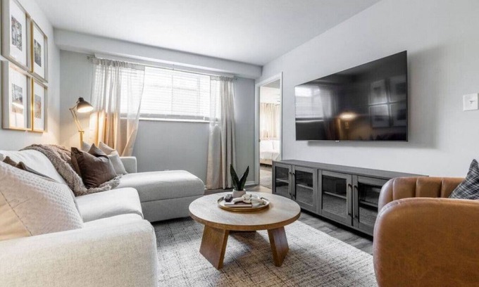 Maple Heights Apartment | Maple Heights Retreat