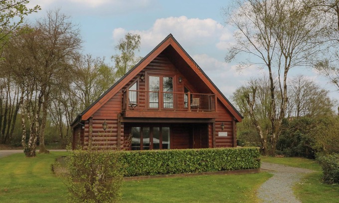 Winkleigh Cottage | MAPLE, pet friendly, luxury holiday cottage, with a garden in Dolton