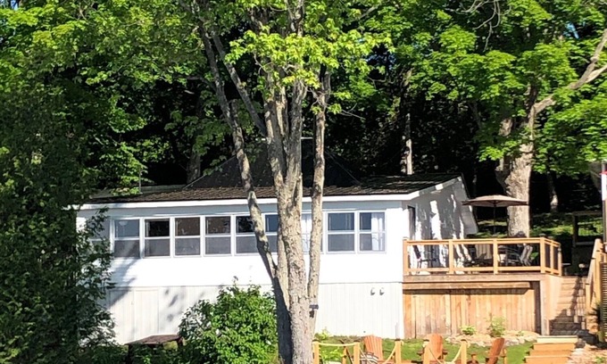 Leeds and the Thousand Islands Cottage | Maple Ridge - Charleston Lake Ontario