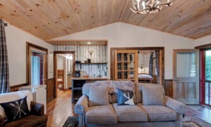 Valle Crucis Cabin | Maple Spring Cabin at Heritage Hill