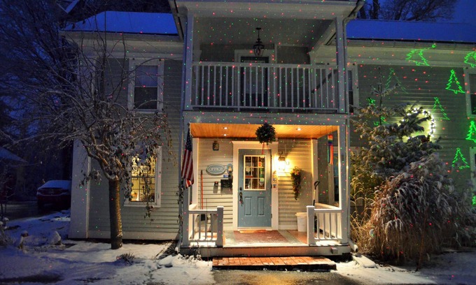 Williamstown Hotel | Maple Terrace Motel