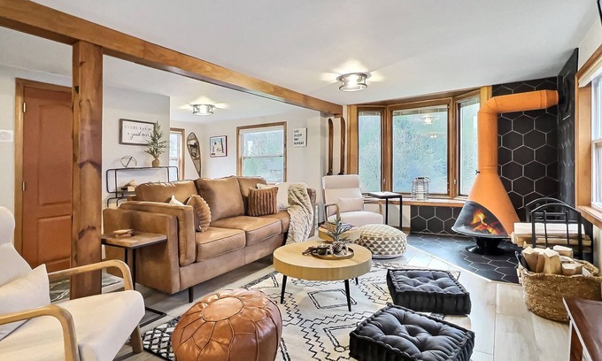 Ellicottville House | Maples Retreat ~ Wood Fireplace ~ Cozy Vibes ~Beautiful Views!