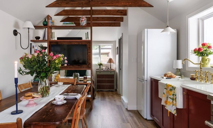 Saanich East Cottage | Maplewood Cottage: English Charm, West Coast Soul.