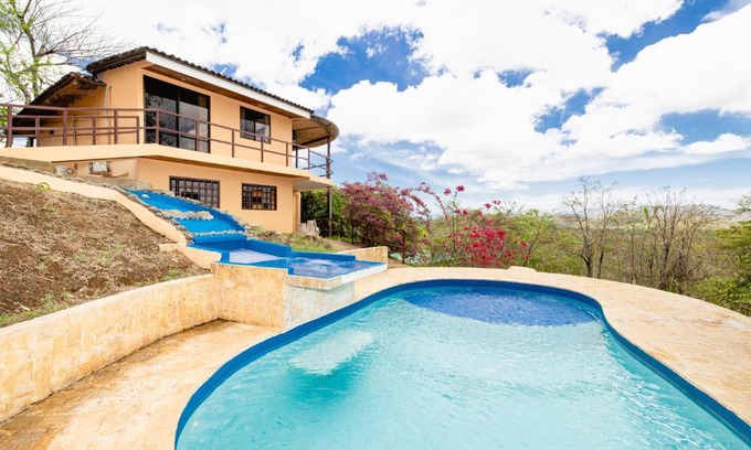 Tamarindo House | Mar Azul Zen Triplex Relaxing Zen Mountain Retreat, Pool and Yoga Platform