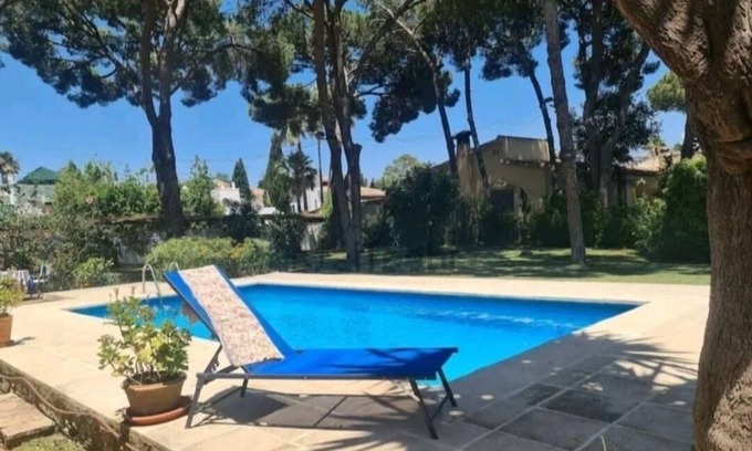 Urbanizacion el Rosario Apartment | Mar-bella Este, Playa de Cabo-pino y Piscina Desde el Jardín