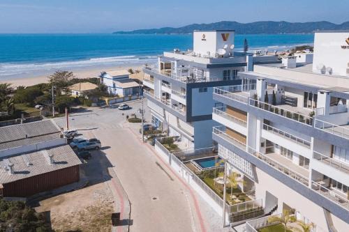 Mariscal Apartment | Mar de Fora 205 – Lindíssima Cobertura Duplex - Piscina no Condomínio - 100 Metros da Praia de Mariscal.