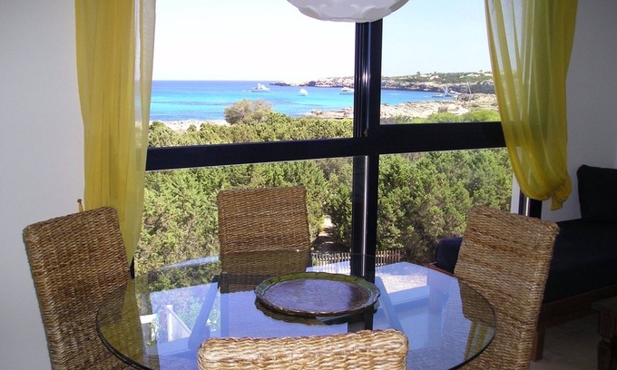 Es Pujols Apartment | Mar de Pujols fantastic apartment by the sea