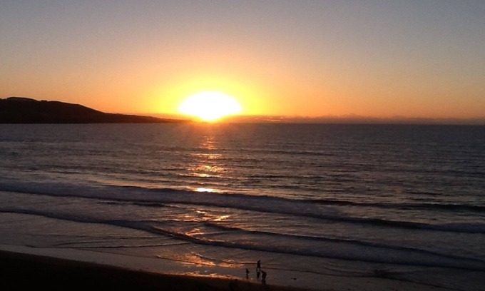 Las Palmas de Gran Canaria Apartment | MAR DE SANTIAGO apartment located on the first line of Las Canteras Beach