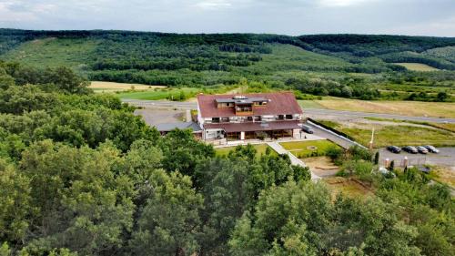 Hidiselu de Sus House | MARADA felix