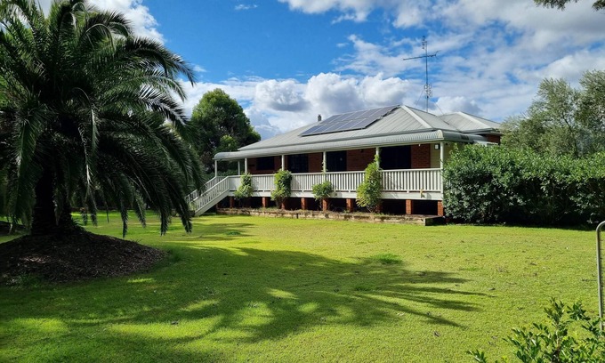 Broke House | Maranda Country Estate - Maranda Country Estate 5 Bedrooms with Spa & Pool