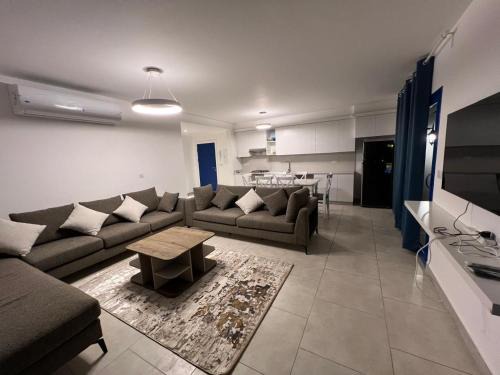 Nasir Bush Ski Chalet | marassi Greek