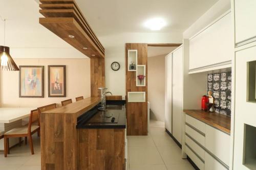 Ingleses Norte Apartment | Maravilhoso apto com vista para o mar - HB55F