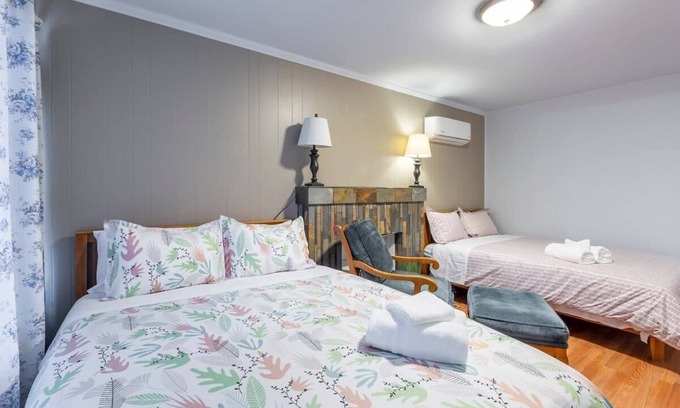 Redwood City House | Marbella Lane - 3BR House | DTWN RWC | Parking