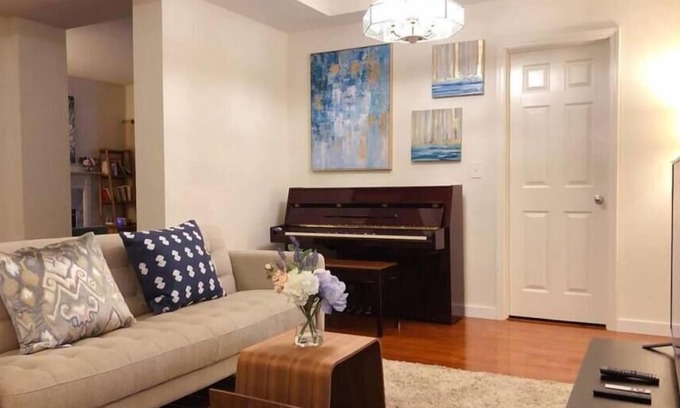 Lakes and Birds House | @ Marbella Lane - 4BR Homey Home w/ Piano
