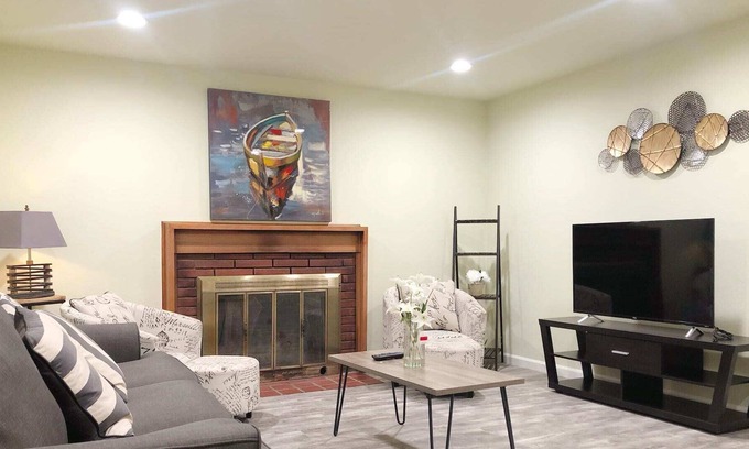 Fremont House | @ Marbella Lane -4BR Lovely Residential Home