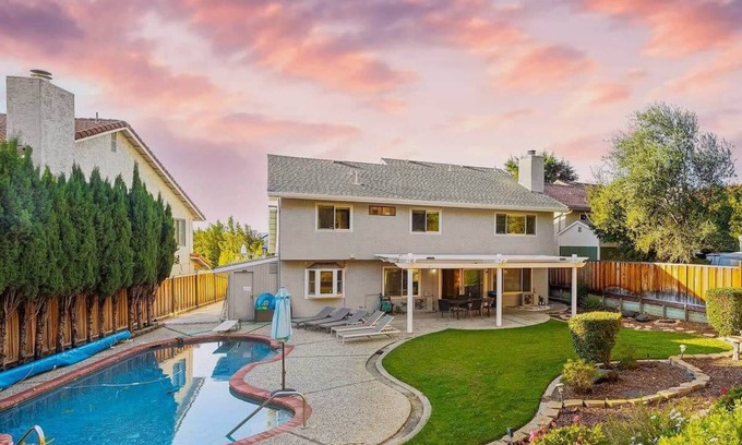 Noble House | @ Marbella Lane - 4BR SiliconValley Gem|Pool House