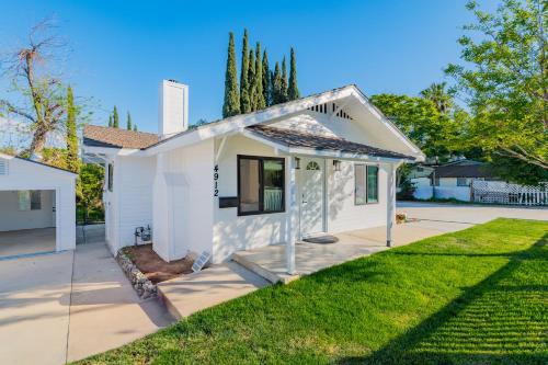 Yorba Linda House | #Marbella Lane - Classy 3BR Jewel with Open Vibe