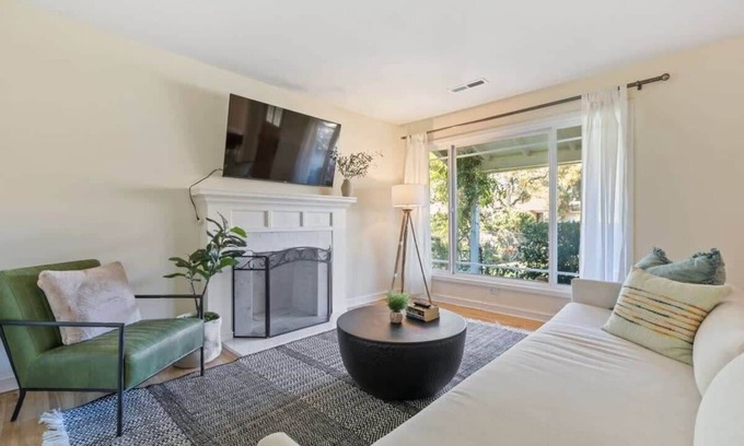 Redwood City House | @ Marbella Lane - Modern and Sleek Home in Redwood