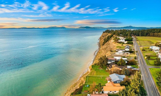 Oak Harbor House | @ Marbella Lane – Wave House, Your Oceanfront Retreat!