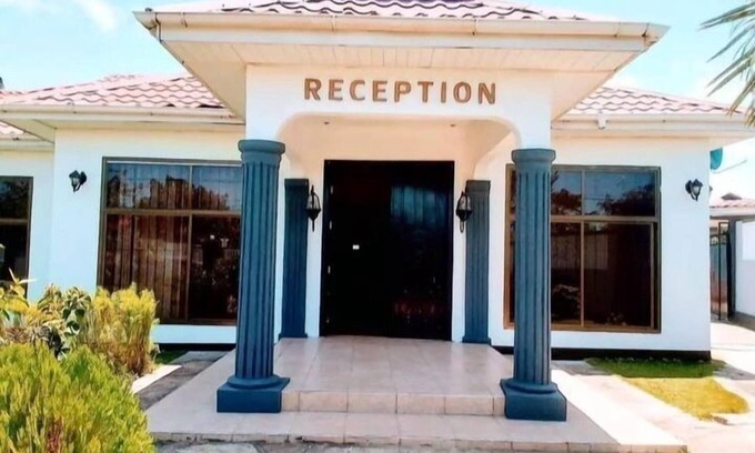 Mlingotini Cabin | Marbella lodge