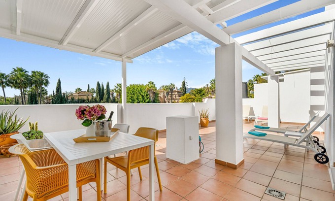 Golden Mile Apartment | Marbella Real - 2 Bedroom Apartment