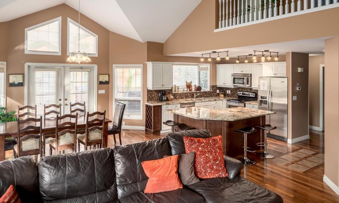 East Kootenay Apartment | Marble Canyon