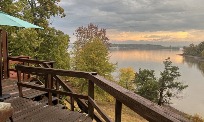Denver Condo | March/April Spring special: sleeps 4 with boat dock on TN River/KY Lake