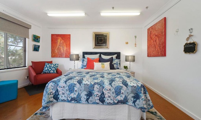 New Lambton House | Marche Home Stay, Immaculate Presentation, Private & Relaxing