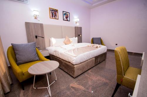 Ibadan Hotel | Marchforte Courtyard Hotel & Suites
