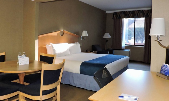 Queens Hotel | Marco LaGuardia Hotel