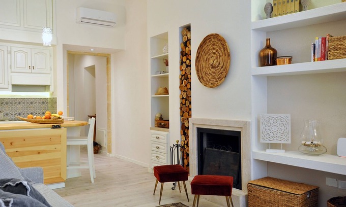 Historic Castle District Apartment | Marco's Stylish Home: in the hearth of Cagliari