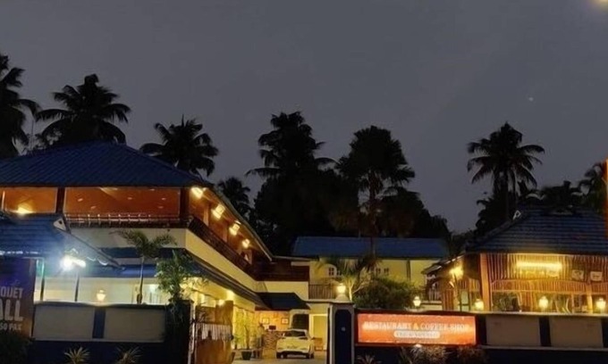 Kuzhuppilly Hotel | Mare blu Resort