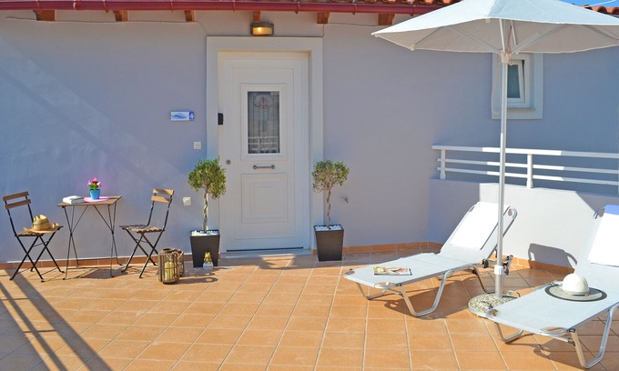 Nea Chora Apartment | Mare civitas penthouse ,near Beach, Chania Old Town