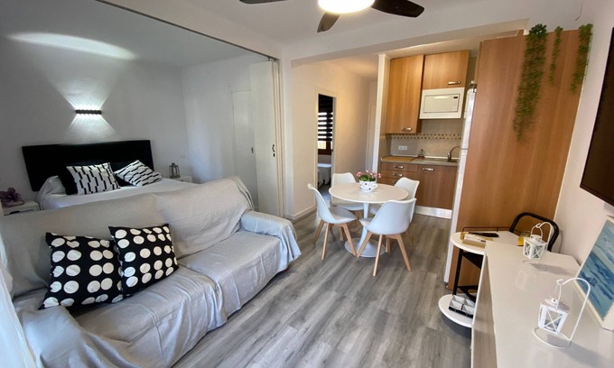 Mas Pinell Apartment | Mare Nostrum 622 - Renovated, 80m from the beach with A/C