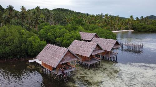 Pulau Fam House | Mares Homestay-Raja Ampat