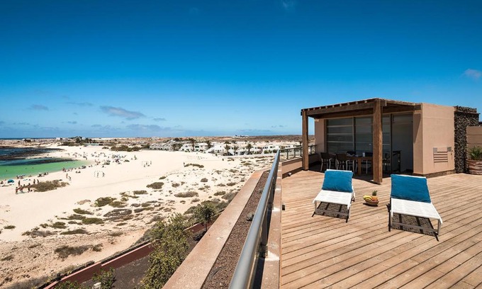 Los Lagos Apartment | Marfolin 36: the best sunset in El Cotillo
