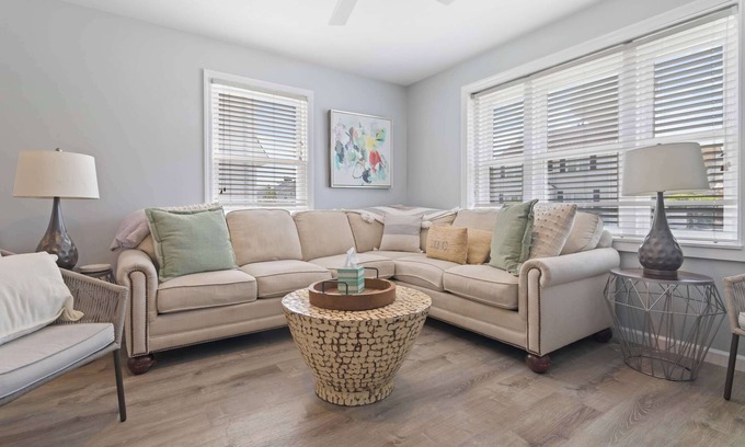 Margate City Apartment | Margate Bungalow by the Beach I