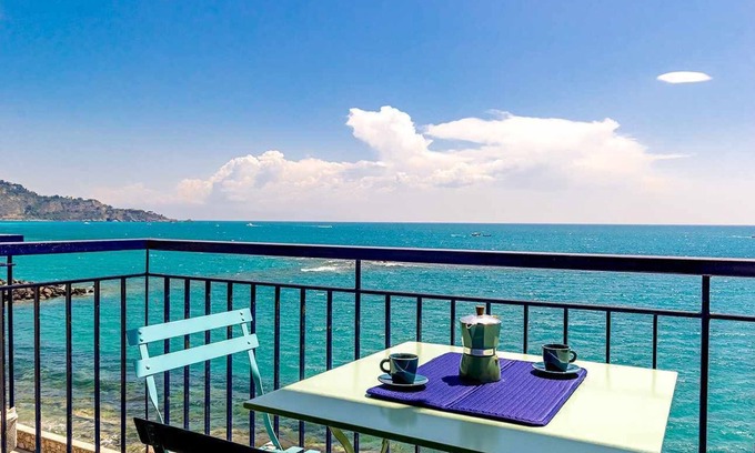 Giardini Naxos Apartment | Mari Sea Home-Tirrenia Room