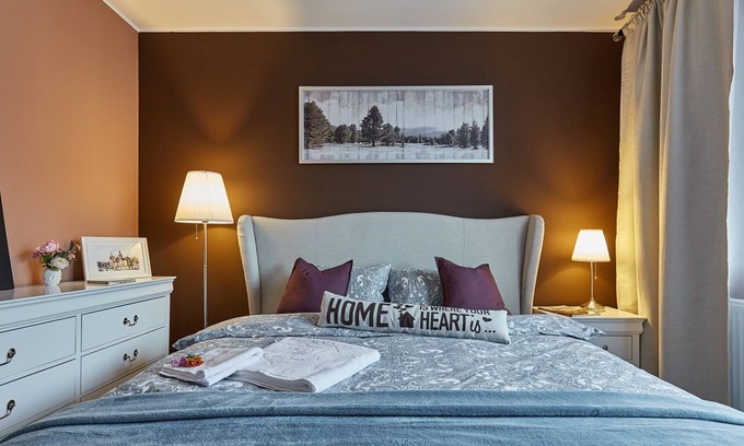 Sinaia Apartment | Maria Sinaia Apartment Murray Hill