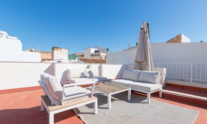 Ciudad Jardin Apartment | Maria Tubau - One Bedroom Apartment, Sleeps 2