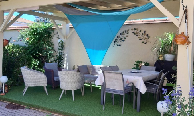 Les Martres-d'Artiere House | Marie and Marcel will welcome you in their small house with garden