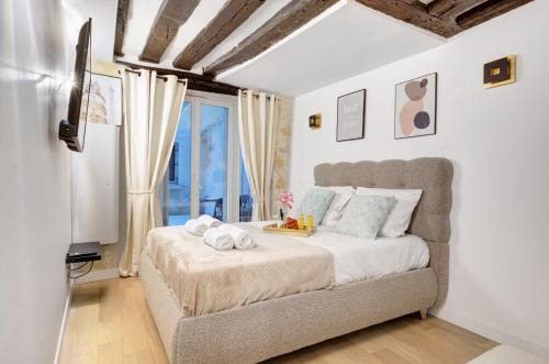 La Celle-sous-Gouzon Apartment | Marie Stuart Gem Heart of Montorgueil