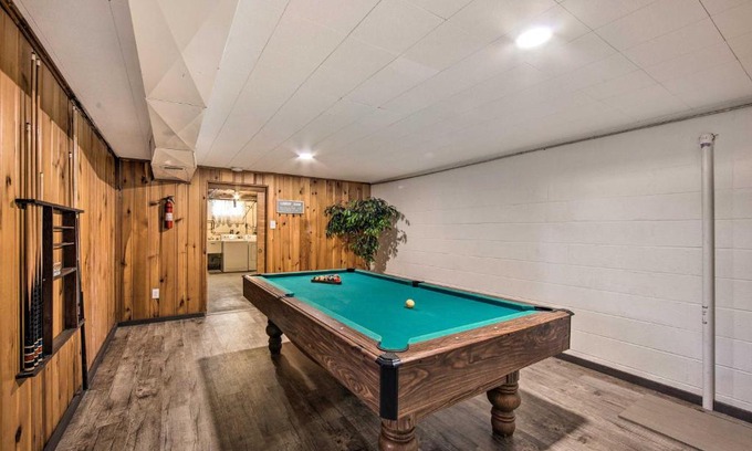 Maytown House | Marietta Home with Private Hot Tub, Pool Table!