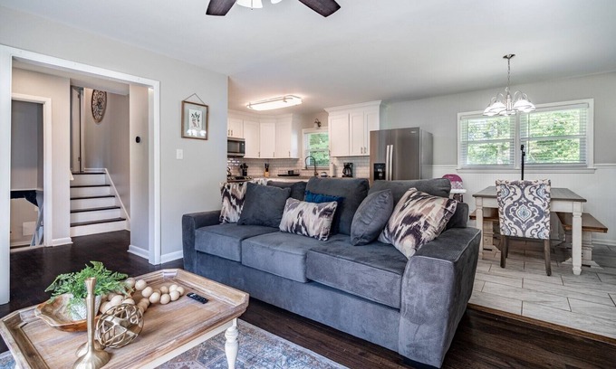 Marietta House | Marietta! Near the Square, Pets & Long stays ok. Entire home