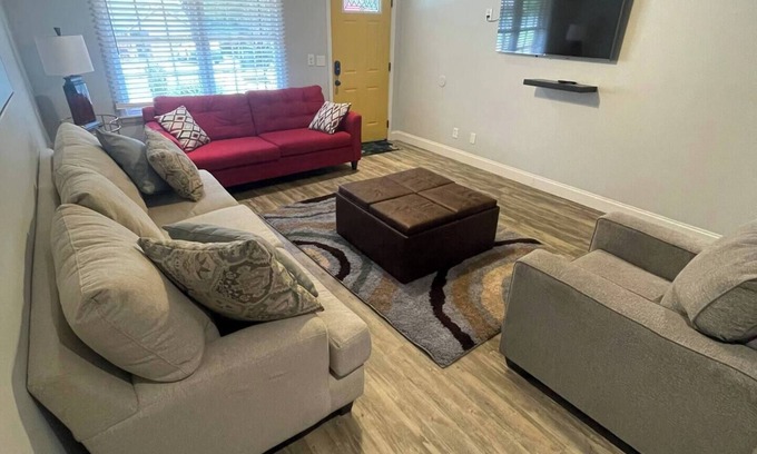 Marietta House | Marietta Square TownHome