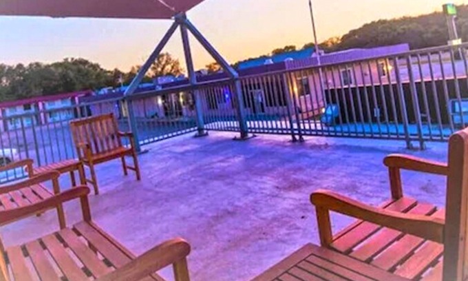 Salina Hotel | Marifah Inn