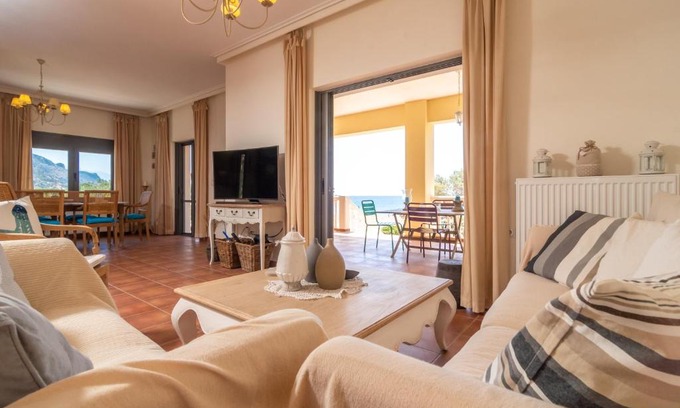 Gialos House | Marika Seaside Villa