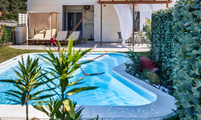 Vizari Villa | Marilis House | Piscine privée | Wifi | Parking