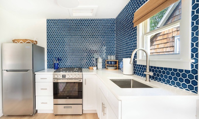 Waterford Hotel | Marina Bay Cottages